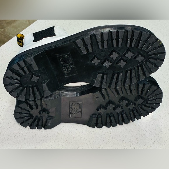 Dr. Martens 2976 Quad White Platform Chelsea Boots Size 10 Women’s EUC - Picture 9 of 9